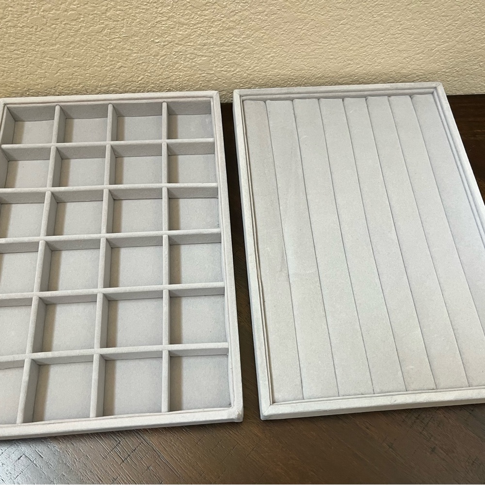 Elegant Gray Jewelry Organizer Set
